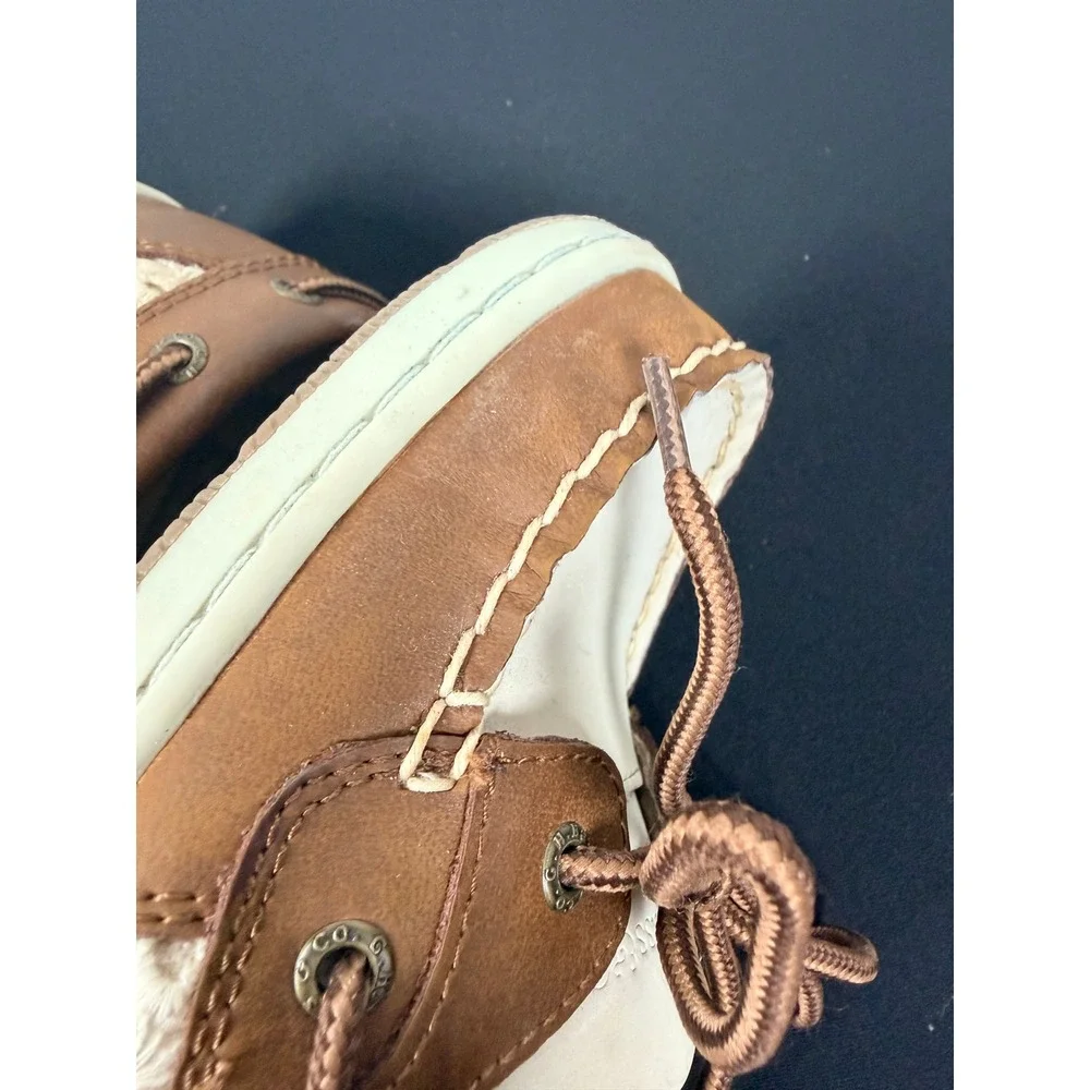 GH Bass & Co Womens Boat Shoes Brown Cream Eyelet Lace Loafers Nautical Preppy